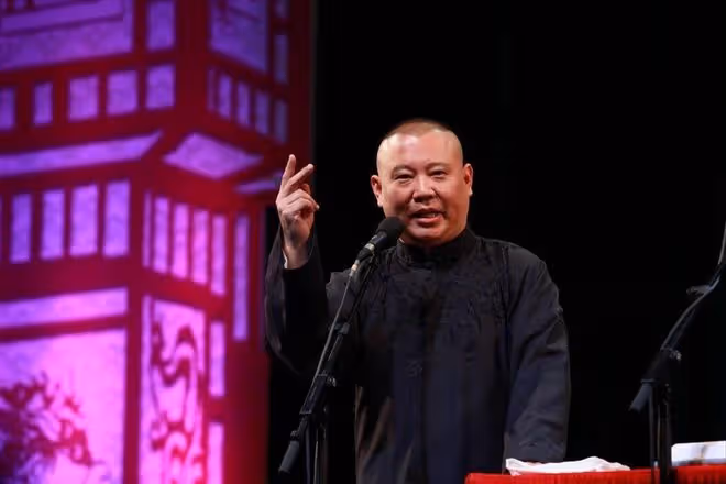 「幾百萬排戲,戲呢?錢呢?」何賽飛的靈魂拷問,升華了郭德綱