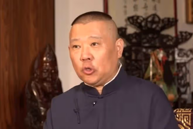「幾百萬排戲,戲呢?錢呢?」何賽飛的靈魂拷問,升華了郭德綱