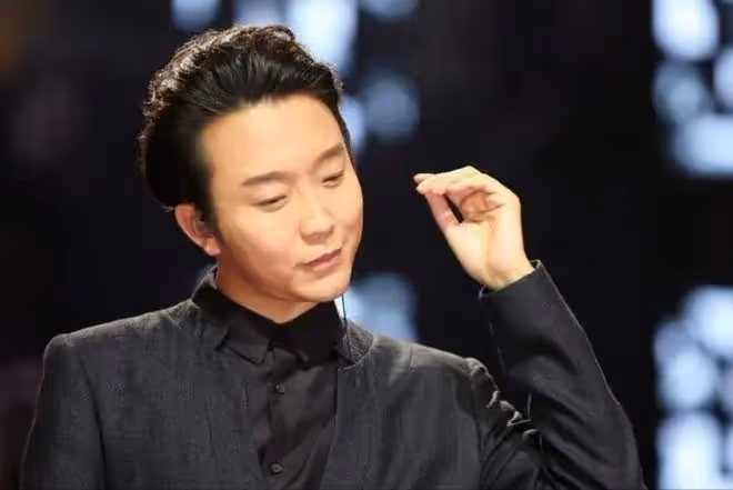 「跳樑小丑」李玉剛跌落神壇,不再被世界寬容,梅葆玖:死不原諒
