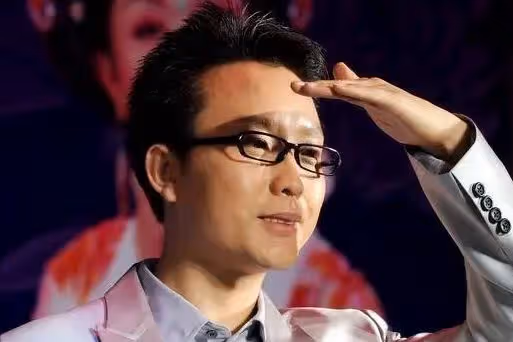 「跳樑小丑」李玉剛跌落神壇,不再被世界寬容,梅葆玖:死不原諒