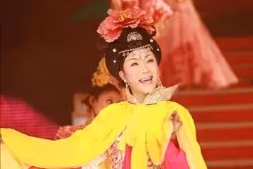 「跳樑小丑」李玉剛跌落神壇,不再被世界寬容,梅葆玖:死不原諒