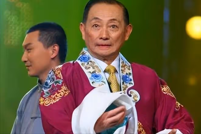 「跳樑小丑」李玉剛跌落神壇,不再被世界寬容,梅葆玖:死不原諒