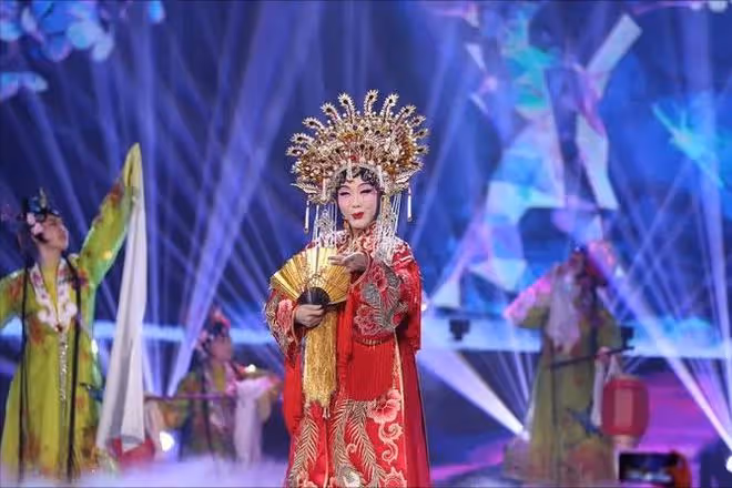 「跳樑小丑」李玉剛跌落神壇,不再被世界寬容,梅葆玖:死不原諒