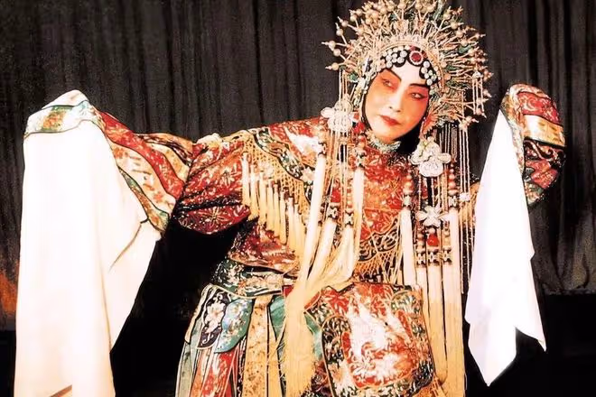 「跳樑小丑」李玉剛跌落神壇,不再被世界寬容,梅葆玖:死不原諒