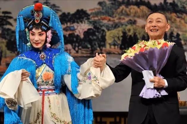 「跳樑小丑」李玉剛跌落神壇,不再被世界寬容,梅葆玖:死不原諒