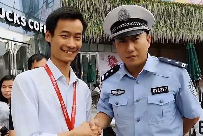 停播五年,那個挽救無數司機的「網紅交警」譚喬,卻挽救不了自己