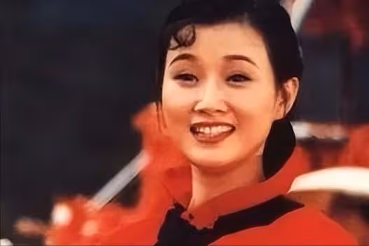 24年登春晚，39歲銷聲匿跡，「春晚國臉」宋祖英如今怎樣了？