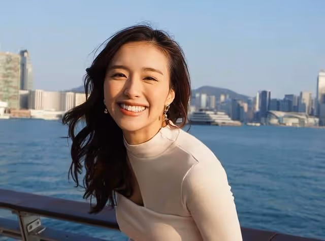 恭喜!TVB人氣女星突然宣布結婚,顏值高身材豐滿獲封長腿女神