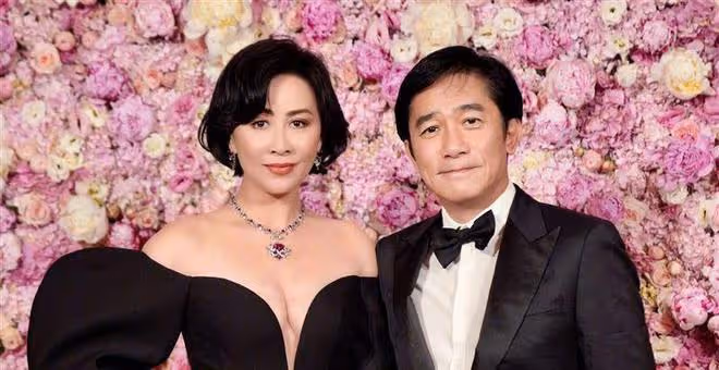 劉嘉玲游瑞典有帥哥陪伴,如今身份曝光,傳將繼承她10億港幣財產