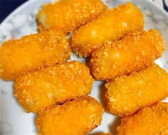 教你在家炸香蕉，外皮金黃酥脆，內里軟糯香甜，上桌就被搶光