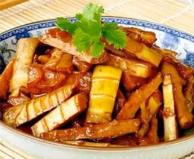 油燜筍的經典做法,全程不加一滴水,醬汁濃郁,鮮嫩入味超下飯