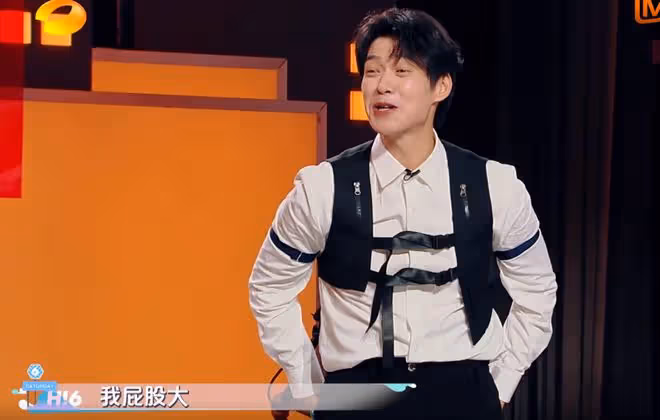 楊洋玩遊戲被楊迪潑水3次,注意王楚然表情變化,一次比一次明顯