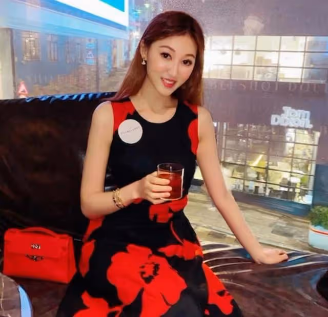 爭議！前港姐回應被指愛炫富，曾與年長40歲富商閃婚躋身上流社會