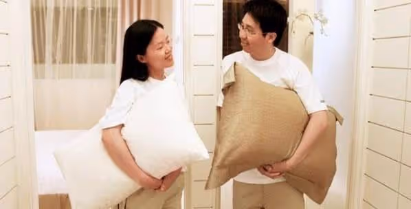 」分床睡15年,終於解脫了」男人曬離婚證發朋友圈慶祝女人淚目
