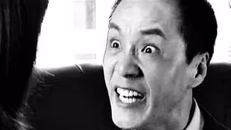 45歲的妻子背叛婚姻,丈夫沒有挽留,他說:離婚後,吃虧的是她