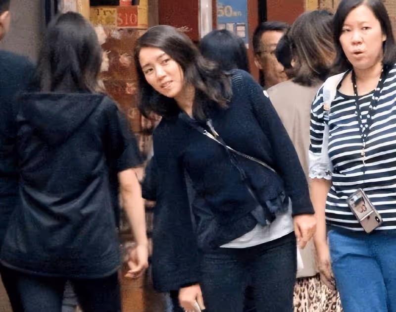 黎明罕見攜妻女露面,小21歲助理老婆長相普通但氣質清純