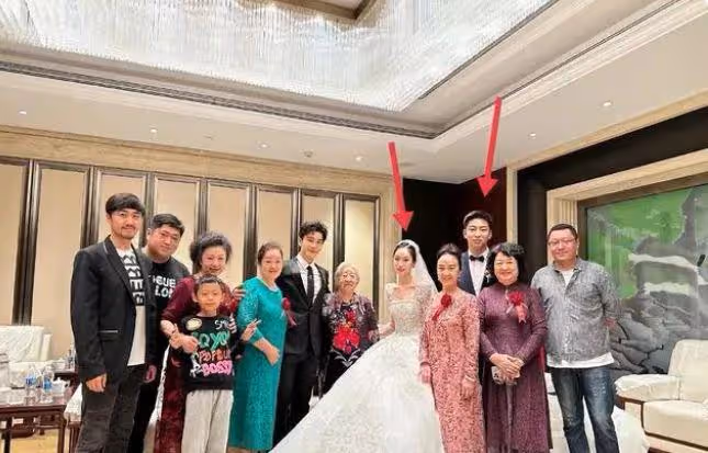黃曉明帶小海綿回青島,為姥姥慶祝95歲生日,祖孫四代同框好溫馨