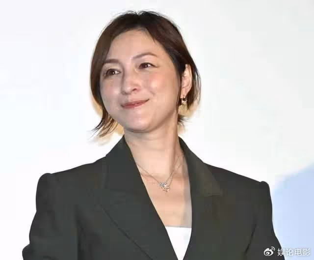 日本國民女神宣布離婚,否認出軌到出軌道歉,最終宣布結束婚姻