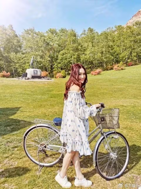 最美妲己:拍裸戲、沒緋聞、不生子,被老公寵上天,57歲宛如少女