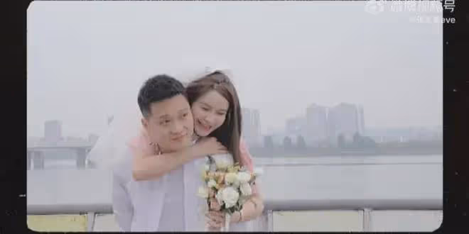 7月23日晚上,網紅張大奕曬領證官宣結婚,老公不是霸道總裁蔣凡
