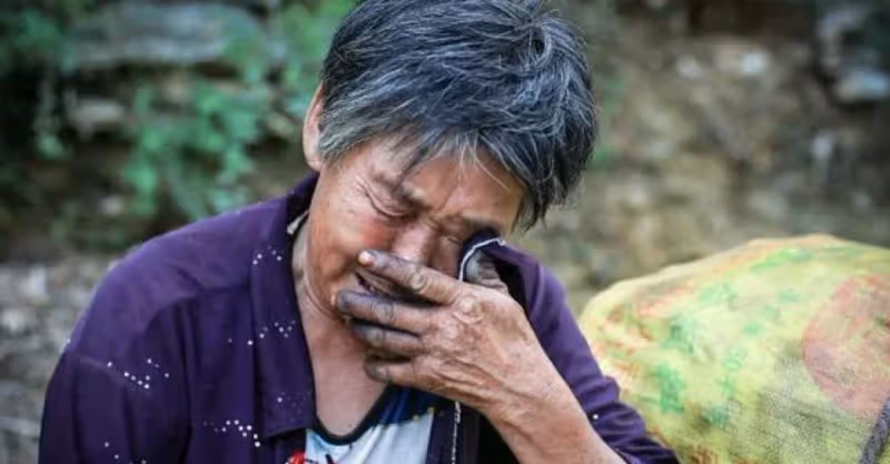 去兒子家幫忙帶孫子，只因錯拿兒媳的毛巾，兒媳便破口大罵