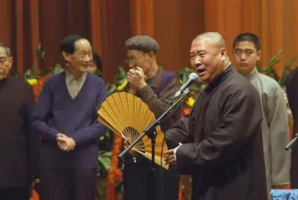 曹雲金:離開郭德綱之後的首場商演在天津圓滿完成,現場非常火爆