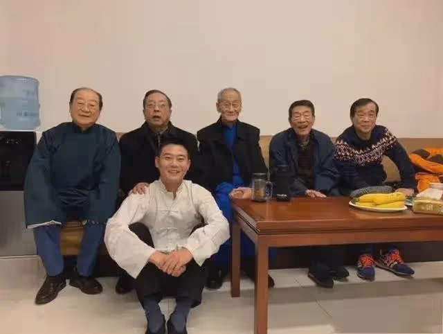曹雲金:離開郭德綱之後的首場商演在天津圓滿完成,現場非常火爆