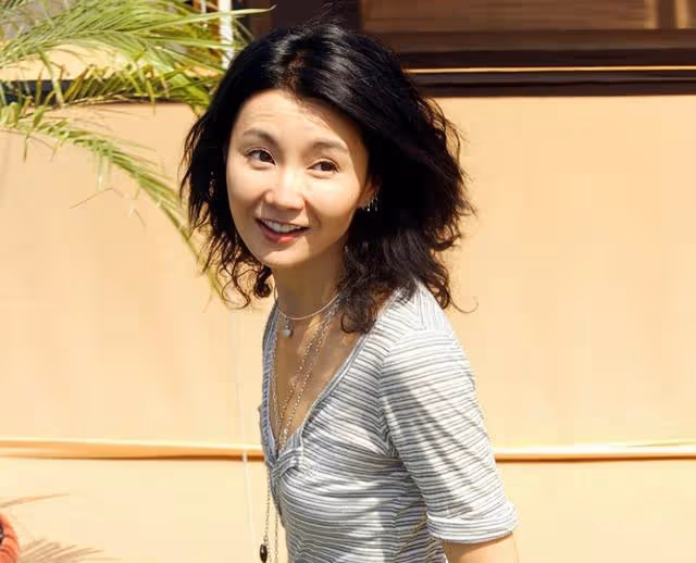 傳香港知名女星移居英國生活,逛奢侈品店被偶遇,拒絕再復出拍戲