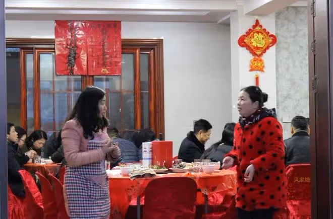 鄰居大伯去世,「兒媳」卻哭得痛不欲生,真相讓人感嘆不已