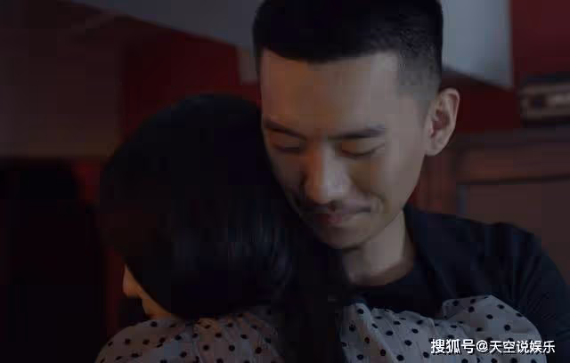 《曾少年》破產也要寵女兒!一個15萬的衣櫃,暴露了秦茜的高傲資本