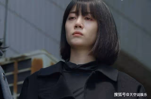 《曾少年》破產也要寵女兒!一個15萬的衣櫃,暴露了秦茜的高傲資本