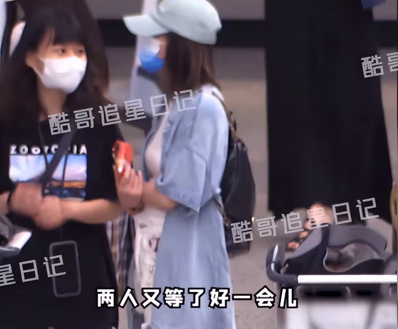 賈靜雯背4萬3包包陪長女吃飯,雙腿纖細似少女,梧桐妹身高超媽媽