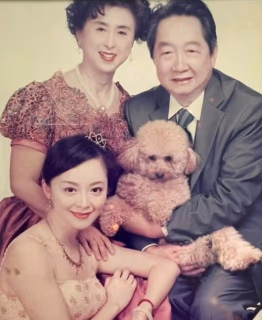 知名女星為父母慶80大壽!父親是國家一級演員,日籍老公沒露面