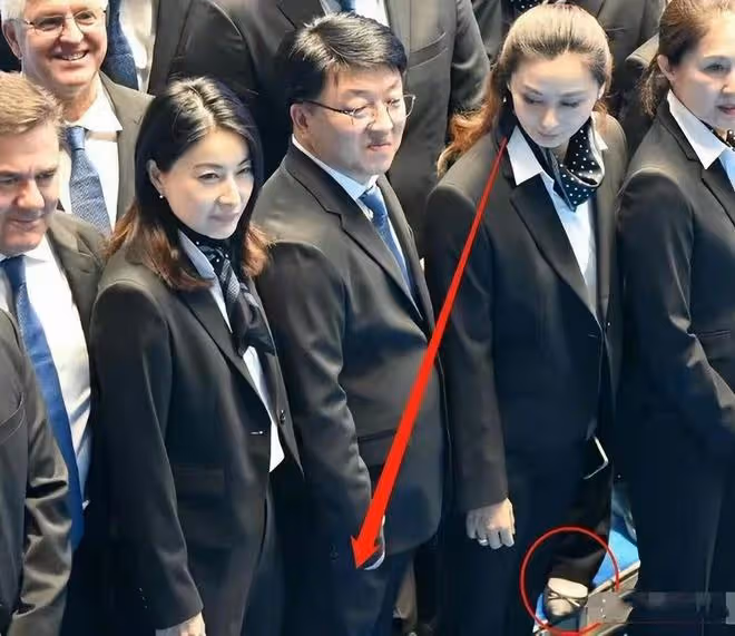 晶晶因穿著質樸,被日本官媒公開批評,說對比賽的不尊重
