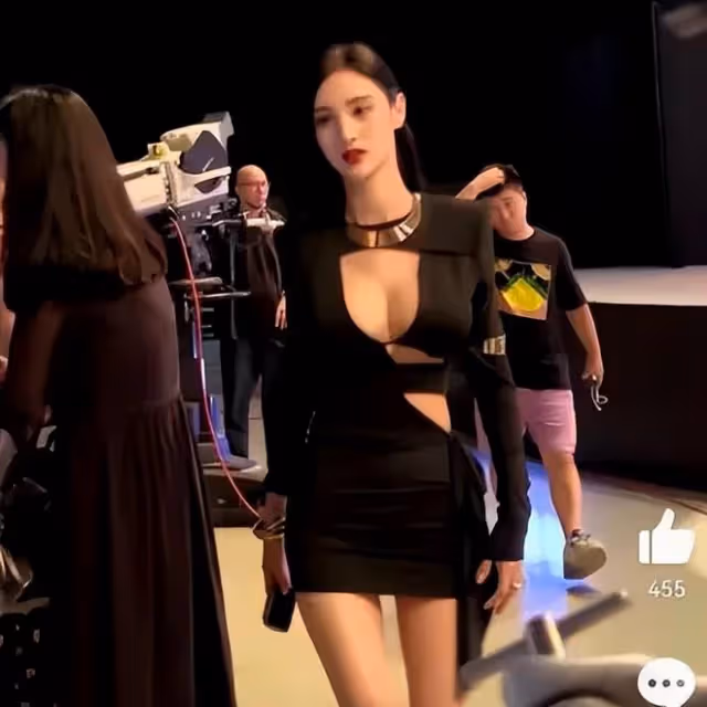 張紀中令人厭惡，晚宴頻頻瞥向真空女星，王晶反應讓人大跌眼鏡！