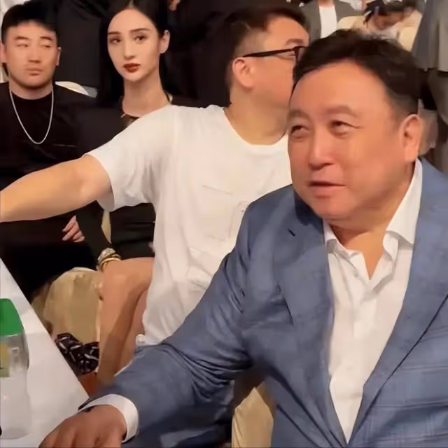 張紀中令人厭惡,晚宴頻頻瞥向真空女星,王晶反應讓人大跌眼鏡!