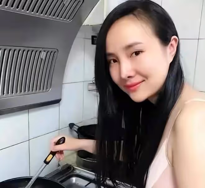 初代網紅干露露現身,為1歲女兒辦生日宴,大美女顏值依舊很搶眼