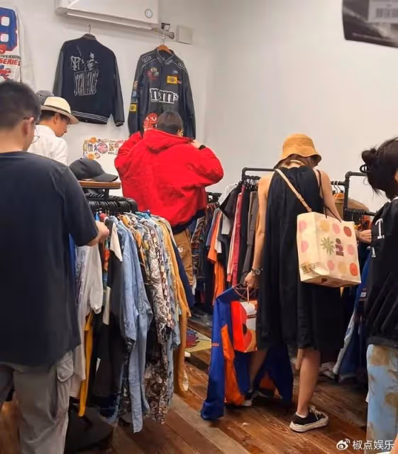 林瑞陽13歲女兒現身法國!打扮成熟露小蠻腰,張庭近照變胖引眾議