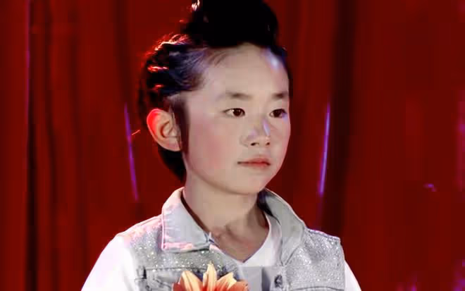 易烊千璽媽媽:農村出身,把大兒子培養成影帝,小兒子破世界紀錄