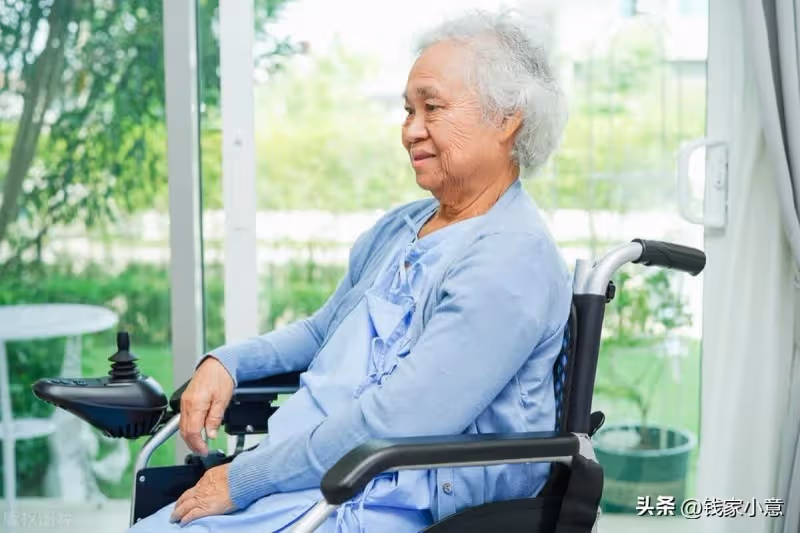 婆婆趕走兩個保姆,叫我辭職照顧她,我:行,小姑子也辭職一起來