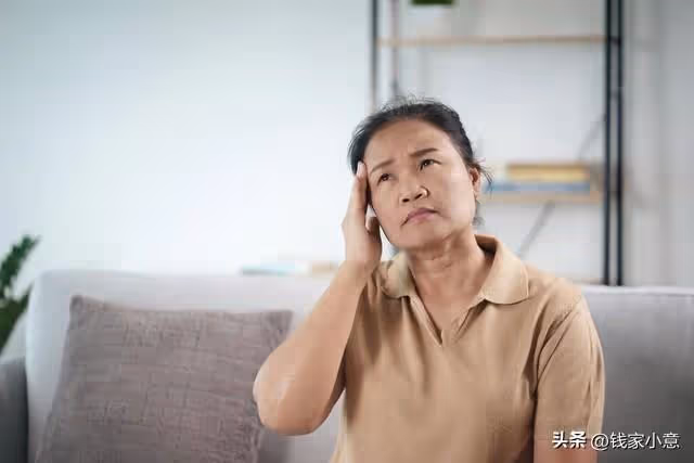 跟再婚老伴領證當晚,他抱著我提了一個要求,我:無恥,咱們離婚