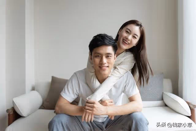 家裡丟了大金鐲,我正想報警,婆婆攔住我說:我拿去送你小姑子了