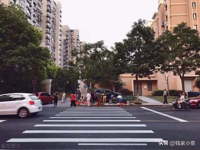 跟親家母搭夥十年,直到兒媳生了二胎後,我才知這日子過不下去了
