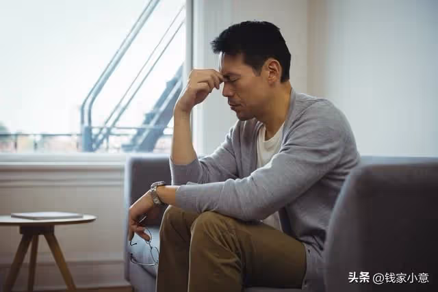 婆婆以為我不在家,跟老公說:「快拿錢買房,寫我跟你爸名字。」