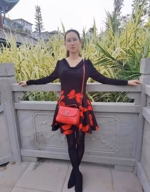 50歲左右的女人就是這樣穿的,溫馨迷人