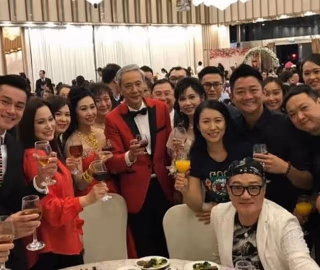 平淡是福!67歲TVB綠葉與妻慶結婚5周年,走出喪妻陰霾譜寫黃昏戀