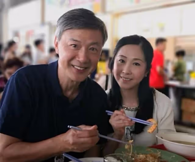 平淡是福!67歲TVB綠葉與妻慶結婚5周年,走出喪妻陰霾譜寫黃昏戀