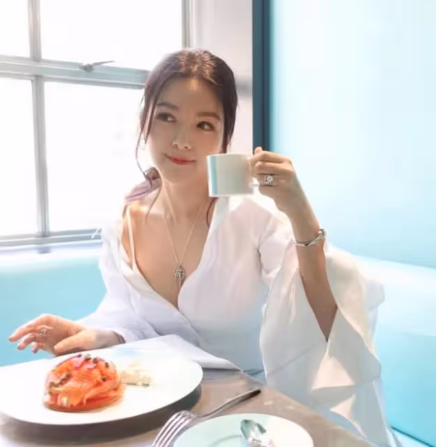 神秘!TVB女星神隱近2個月連生日都無曬照,近年更屢傳與老公婚變