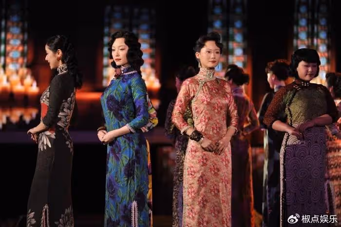 張藝謀和他的3個女人,一張 30年前的照片流出,原來最寵的人是她