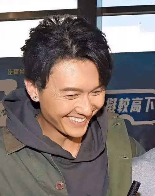 TVB視帝內地登台演唱傳20萬一晚，奪兩屆視帝寶座，稱感到迷茫